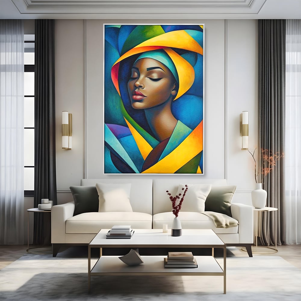 Tablou canvas cu tablou canvas cu portret feminin geometric, in rama de aluminiu argintiu, pe perete intr-un living